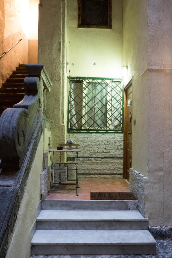 Gradoni Chiaia Art&Bed Villa Napoli Esterno foto
